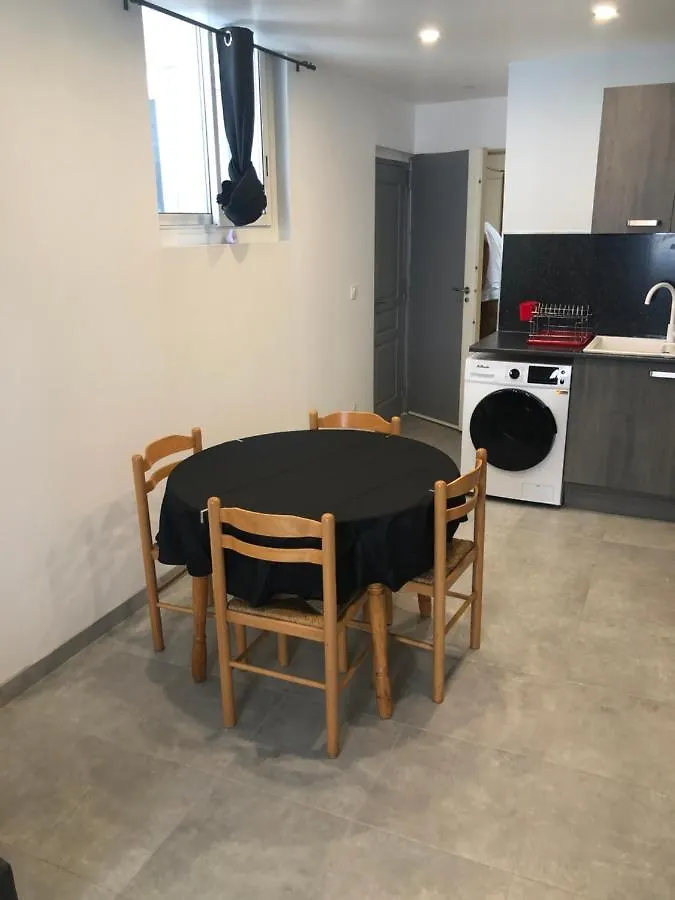 Appartement En Centre Ville Hyeres Apartment